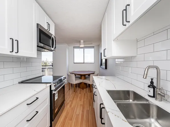 320 Royal Ave #307, New Westminster, BC V3L 5C6
