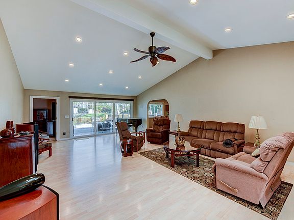 4th image of 4961 Clipper Dr