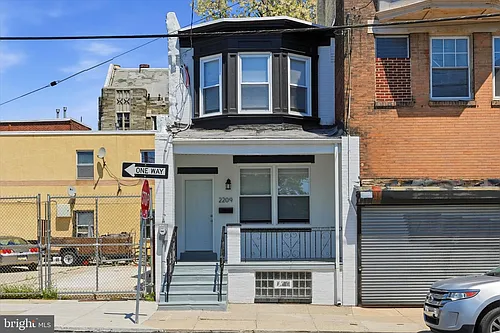2209 W Toronto St Photo 1