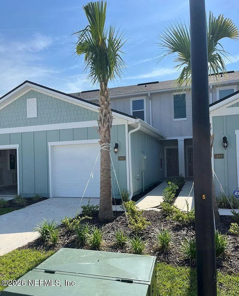 2 bed, 2.5 bath, 1210 sqft, $2,200 — Photo 1