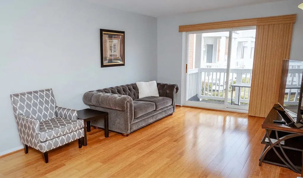 2440 Parmenter Blvd — Photo 4