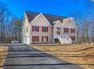 107 Mountain Top Dr, Milford, PA 18337