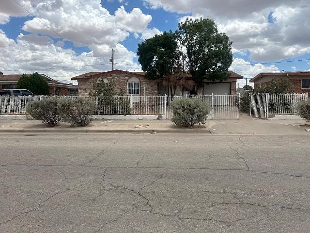 1st image of 5520 Sarah Anne Ave