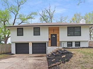 12016 W 91st Ter, Lenexa, KS 66215