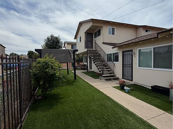 5277 Naranja St