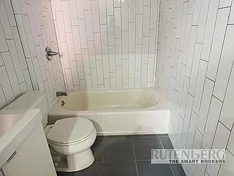 Rented by R New York