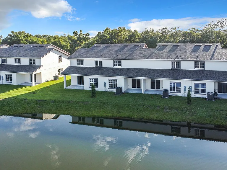 1711 Barton Towne Cir — Photo 54