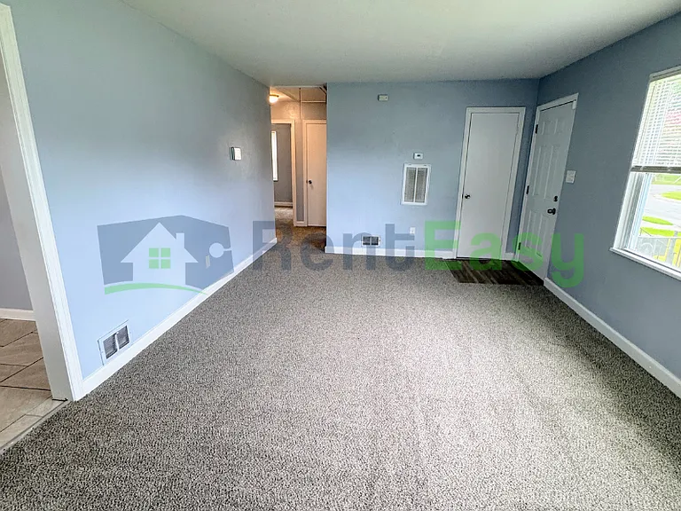 2625 Eastwood Ave — Photo 3