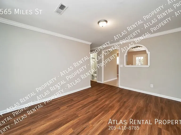 1565 Miles St — Photo 9