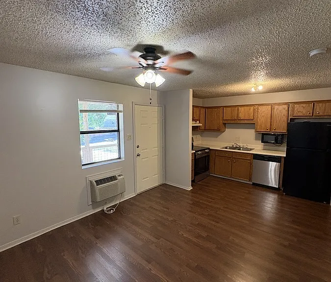 8860 Thomas St #12 — Photo 6