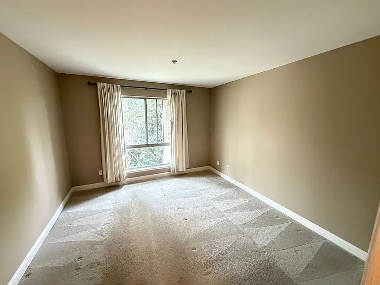 2560 Oak Rd #321 — Photo 8