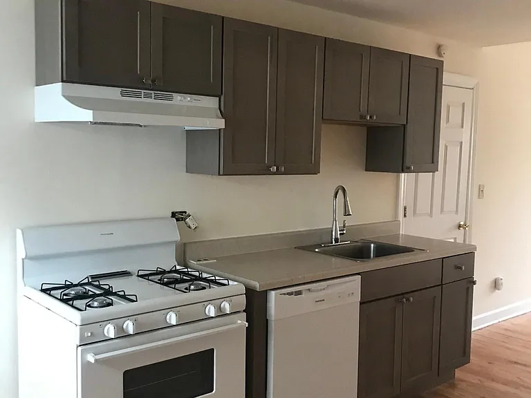 2216 N California Ave #2 — Photo 7