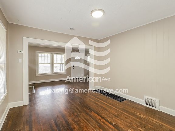1018996_005_wm_-_living_room_13290792.jpg
