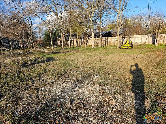 2nd image of 600 Alley A St