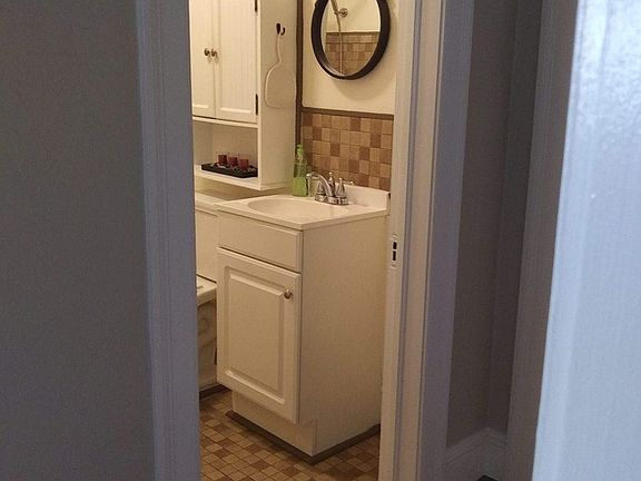 3rd image of 507 Forest St