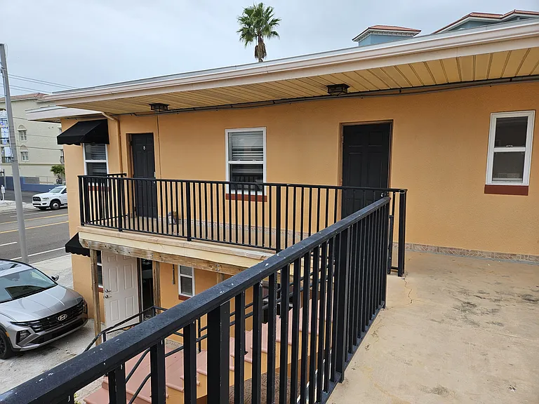13733 Gulf Blvd #8 — Photo 8