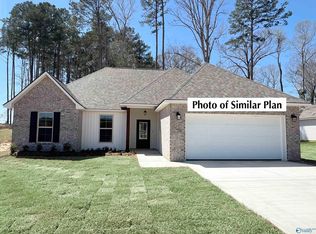 126 Parvin Way Dr, Hazel Green, AL 35750