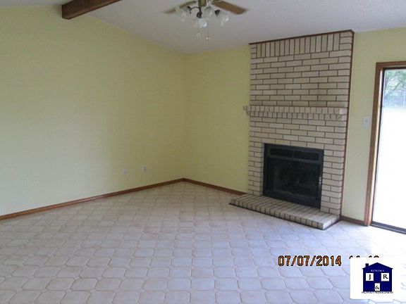 4th image of 2619 Phyllis Dr