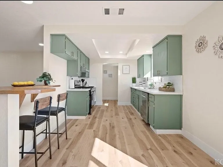 760 Crass Ave #1 — Photo 11