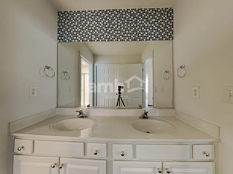 5815 Regent Village Dr — Photo 11