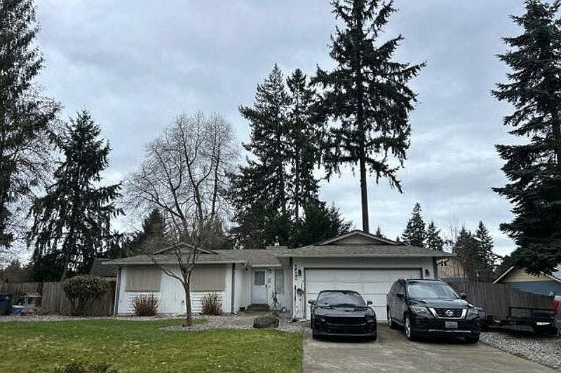 1st image of 12020 212th Ave E