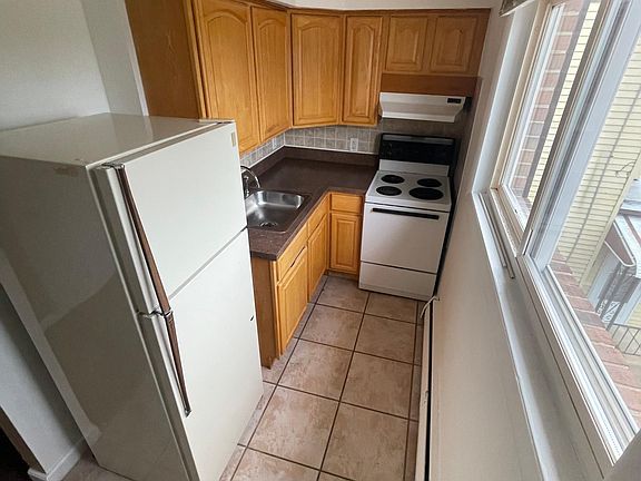 3rd image of 815 4th Ave #5
