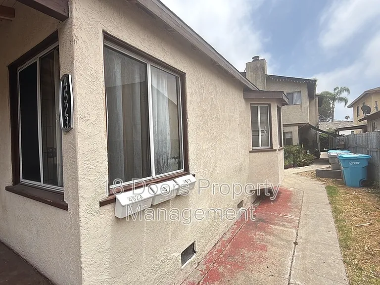 4523 51st St — Photo 3