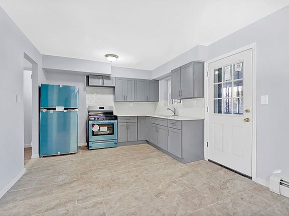 2nd image of 3027 Wickham Ave Floor 1
