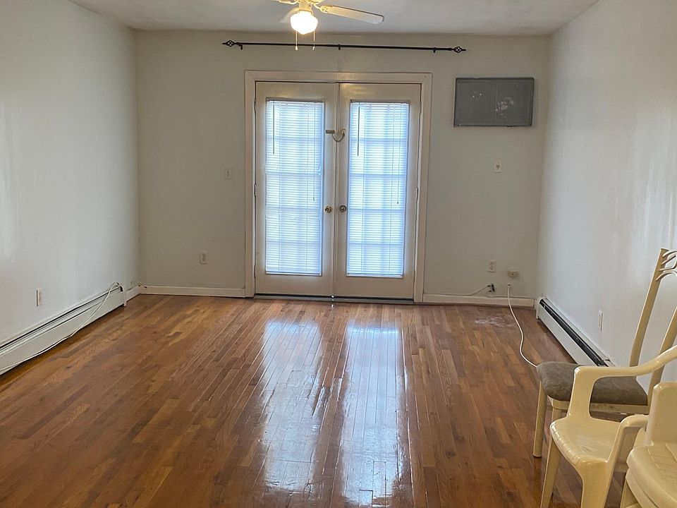 1st image of 903 E 214th St Floor 2