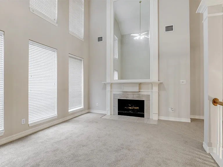 1007 W Bluff St — Photo 22
