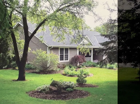 S30W30400 Sunset Drive, Waukesha, WI 53189