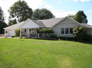 1855 Plympton Cir, Oregon, OH 43616