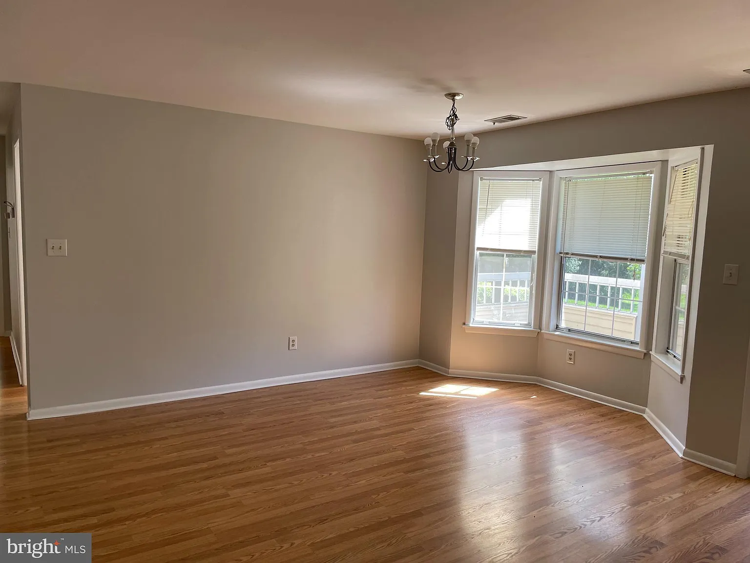 2 bed, 1138 sqft, $2,650 — Photo 2