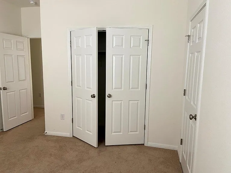 2918 Zelma Dr — Photo 27
