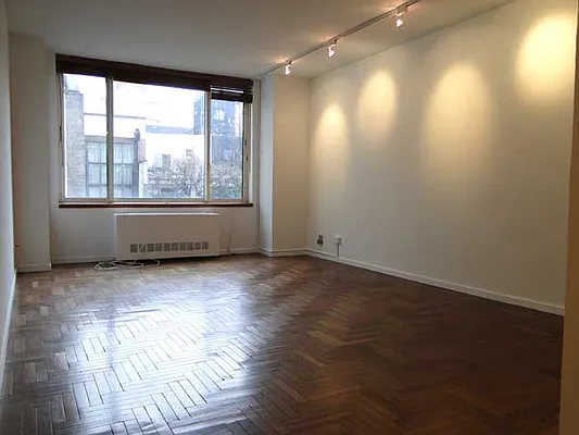 Rented by Boulevard Residentials | media 17