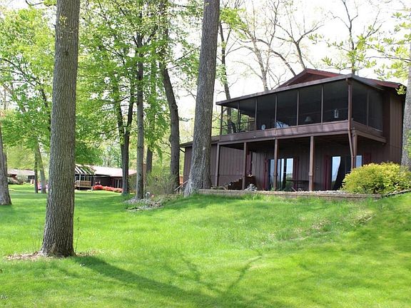 2nd image of 64307 Parkwood Ct