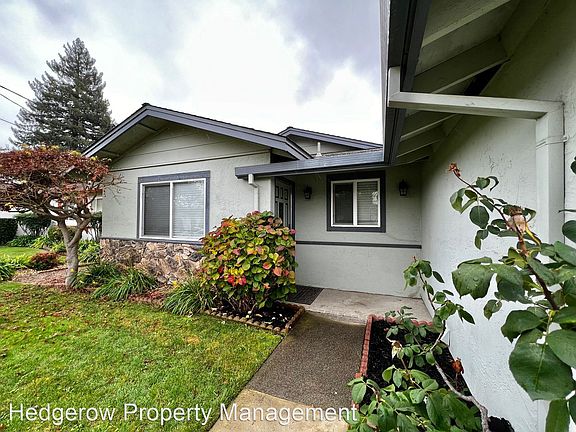 2nd image of 3265 Baywood Ln