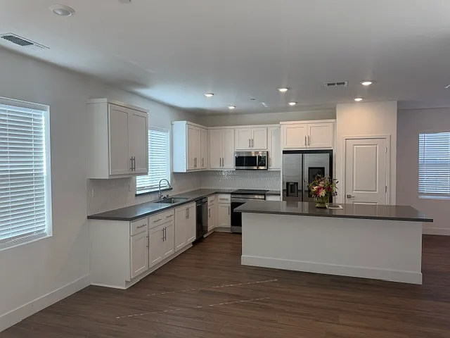 3217 Shrute Dr — Photo 50
