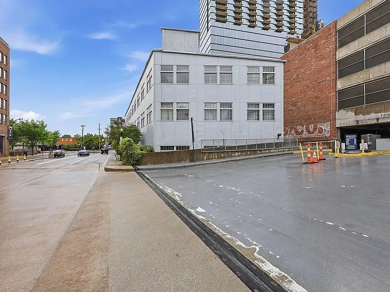 444 N Front St #301 — Photo 9