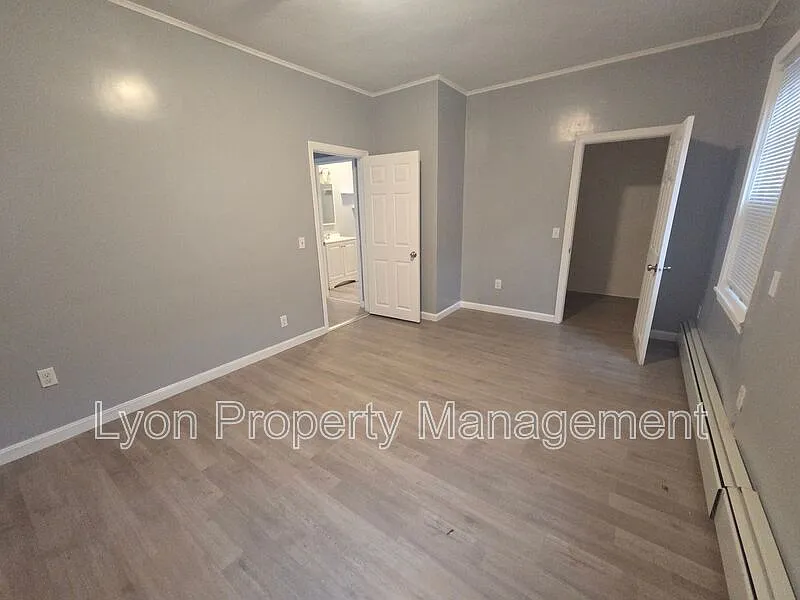 3 bed, 1.0 bath, $1,695 — Photo 2
