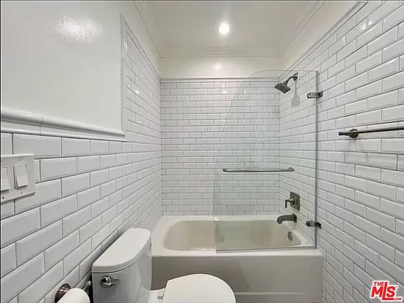 4th image of 429 Ocean Ave #12