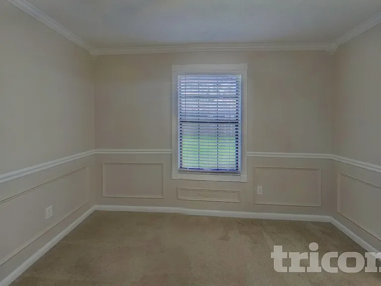 4324 Queensway Dr — Photo 7