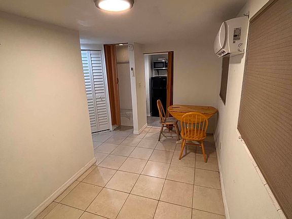 5th image of 6004 Murray Hill Dr #2