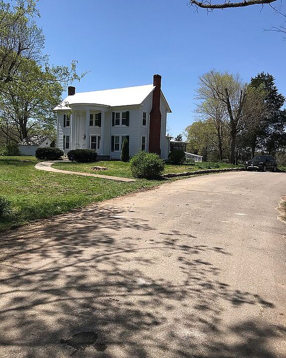 2nd image of 1717 Boyd Rinehart Rd