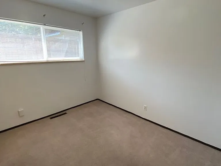 525 Brookside Pl #1 — Photo 6