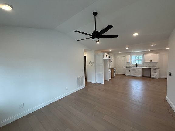 2nd image of 110 Queens Dr