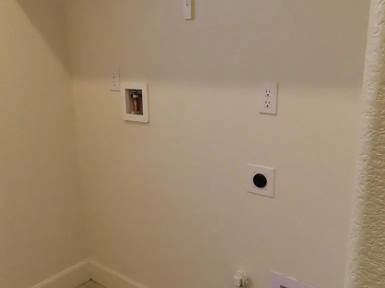 6771 Lookout Peak Dr — Photo 32