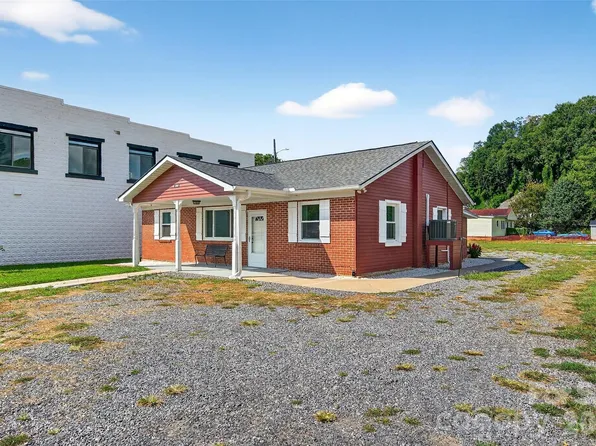 262 Catawba Ave, Old Fort, NC 28762