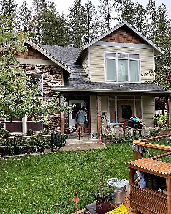 1st image of 200 Leeanna Way