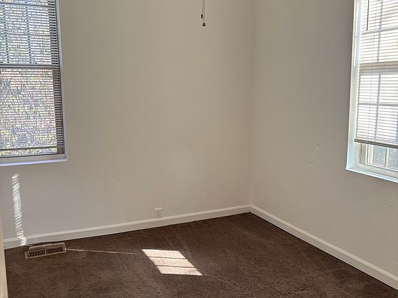 5th image of 323 Kretschmer Ave